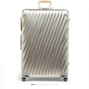 TUMI 19 DEGREE TITANIUM
Extended Trip Packing Case